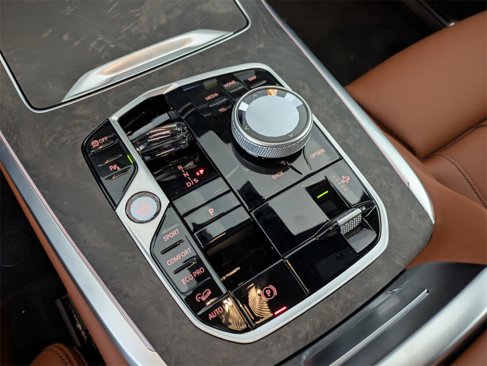 New 2026 BMW X7 M60i image 20