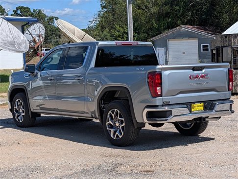 New 2026 GMC Sierra 1500 SLE image 3