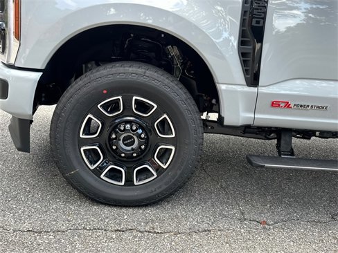 New 2025 Ford F250 Platinum image 11