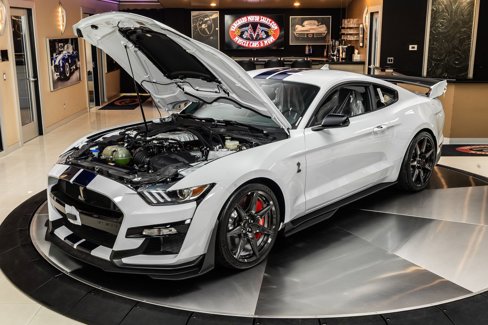 Used 2021 Ford Mustang Shelby GT500 w/ Carbon Fiber Track Pack image 6
