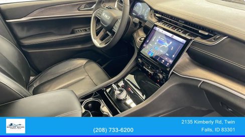 Used 2023 Jeep Grand Cherokee Limited w/ Black Appearance Package image 44