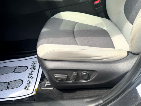 Used 2019 Toyota RAV4 XLE image 11