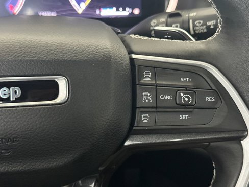 Used 2022 Jeep Grand Cherokee Altitude image 6
