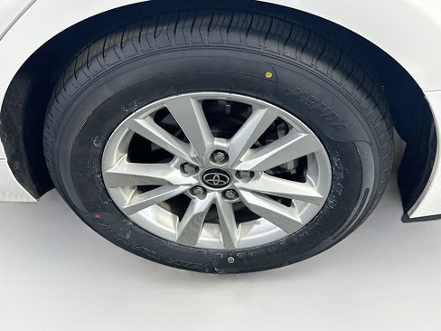 Used 2025 Toyota Camry LE image 11