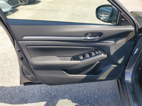 New 2025 Nissan Altima 2.5 SL image 5
