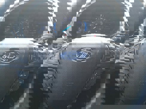 Used 2023 Ford Edge SE image 9