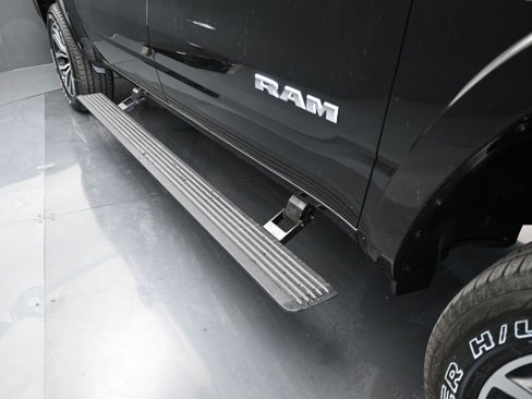 Used 2025 RAM 1500 Limited image 32