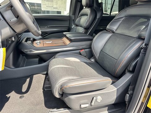 New 2025 Lincoln Navigator L Black Label image 23