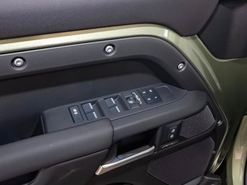 New 2025 Land Rover Defender 110 S image 35