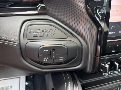 New 2025 RAM 3500 Limited image 27