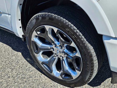 Used 2023 RAM 1500 Limited image 12