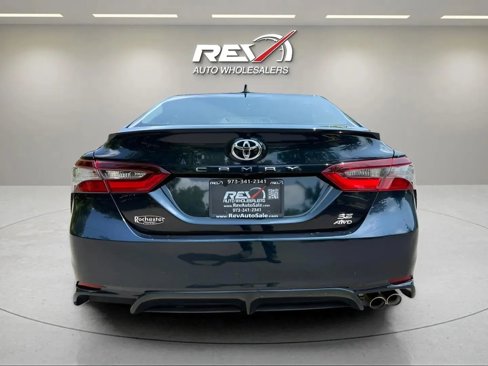 Used 2021 Toyota Camry SE image 4