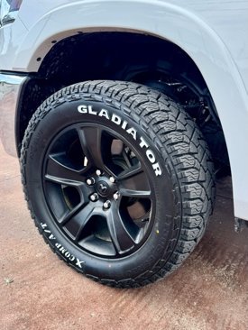 Used 2025 RAM 1500 Laramie image 10
