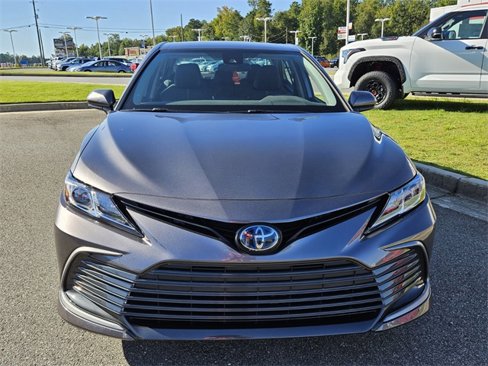 Used 2023 Toyota Camry LE image 2