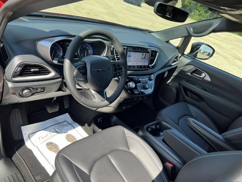 New 2026 Chrysler Pacifica Select image 20