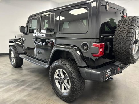 Used 2018 Jeep Wrangler Unlimited Sahara image 30