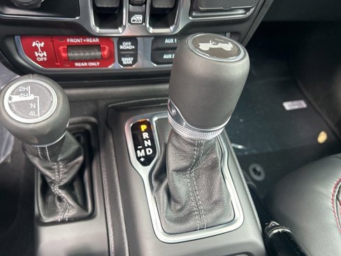 New 2025 Jeep Wrangler Unlimited Rubicon w/ Technology Group image 14