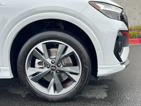 Used 2023 Audi Q4 e-tron Premium Plus image 4