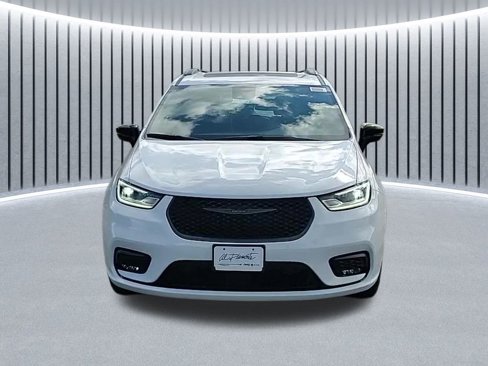 New 2026 Chrysler Pacifica Limited image 11