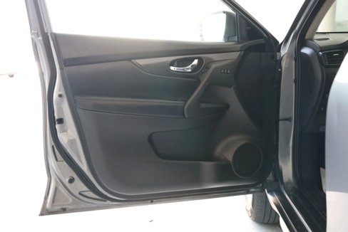 Used 2018 Nissan Rogue SV w/ Premium Package image 19