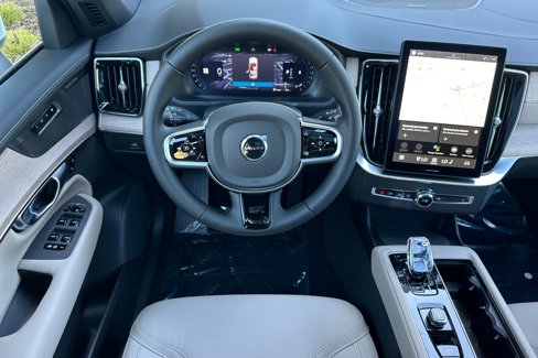 New 2026 Volvo XC90 B6 Plus w/ Protection Package Premier image 12