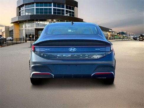 Certified 2025 Hyundai Sonata SE image 6