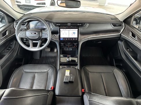 Used 2023 Jeep Grand Cherokee L Limited image 20