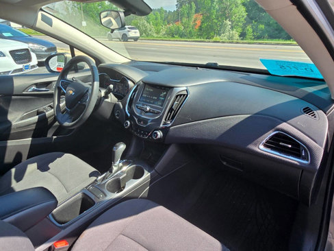 Used 2018 Chevrolet Cruze LT w/ Convenience Package image 26