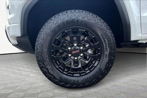 New 2026 GMC Canyon Elevation w/ Convenience Package image 13