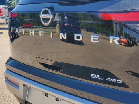 New 2025 Nissan Pathfinder SL w/ Cargo Package image 6