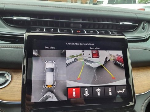 New 2025 Jeep Grand Cherokee Summit image 16