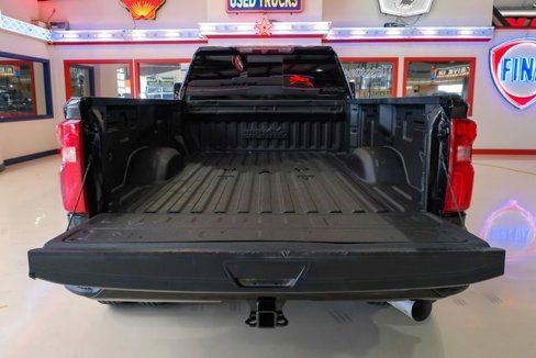 Used 2022 Chevrolet Silverado 3500 High Country w/ Safety Package II image 9