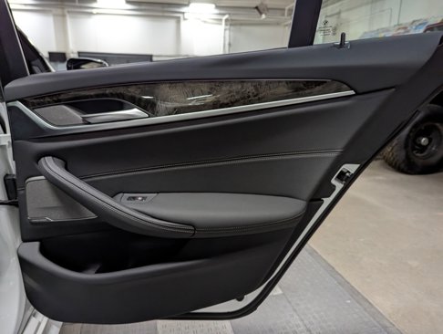 Used 2022 BMW 540i xDrive w/ M Sport Package image 28