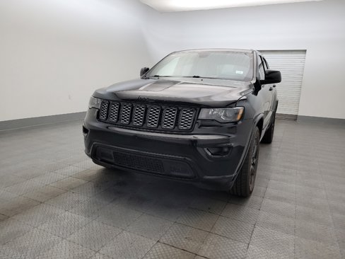 Used 2019 Jeep Grand Cherokee Altitude image 15