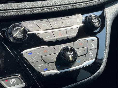 New 2025 Chrysler Pacifica Select image 23