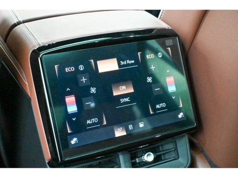 New 2026 Cadillac Vistiq Platinum image 15