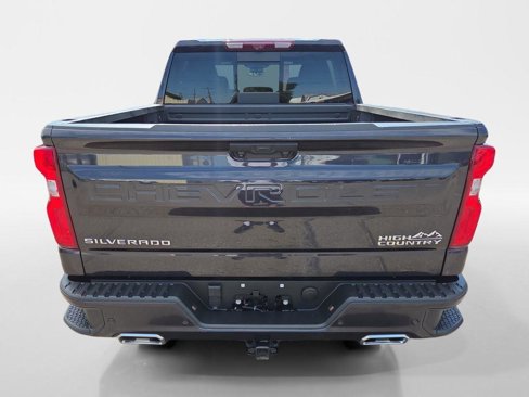 Used 2022 Chevrolet Silverado 1500 High Country w/ Technology Package image 10