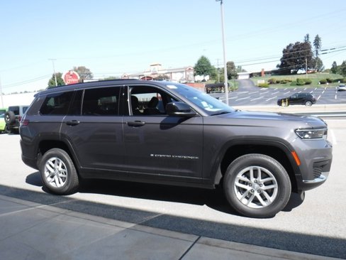 New 2025 Jeep Grand Cherokee L Laredo image 7
