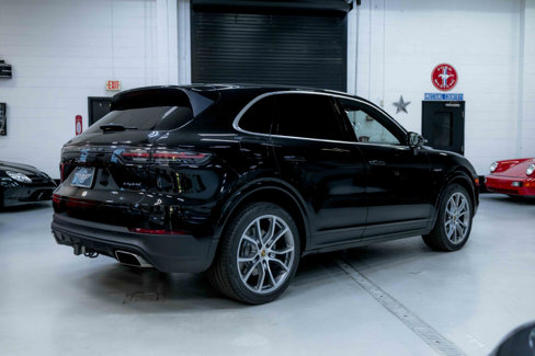 Used 2019 Porsche Cayenne E-Hybrid image 8