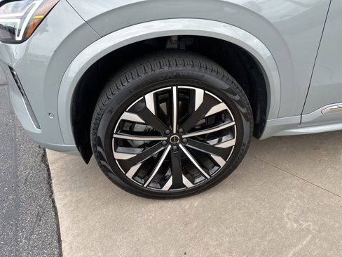Certified 2025 Volvo XC90 B5 Plus image 11