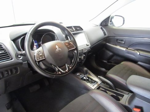 Used 2024 Mitsubishi Outlander Sport SE image 4
