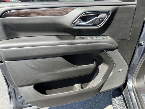 Used 2022 Chevrolet Suburban Z71 w/ Z71 Off-Road Package image 17