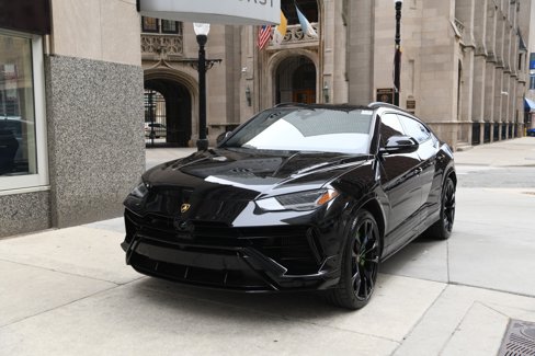 Used 2024 Lamborghini Urus S image 1