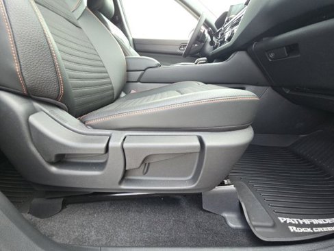 Used 2025 Nissan Pathfinder Rock Creek image 21