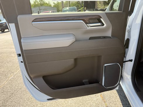 New 2025 GMC Sierra 2500 SLT w/ SLT Convenience Package image 17