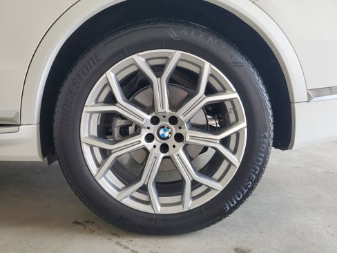 Used 2025 BMW X7 xDrive40i image 13