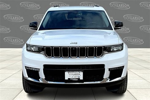 Used 2022 Jeep Grand Cherokee L Limited w/ Luxury Tech Group II image 2
