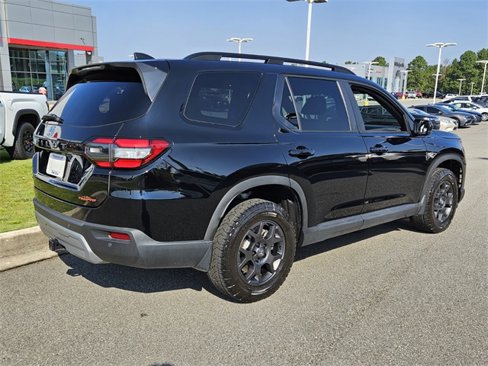 Used 2025 Honda Pilot TrailSport image 16