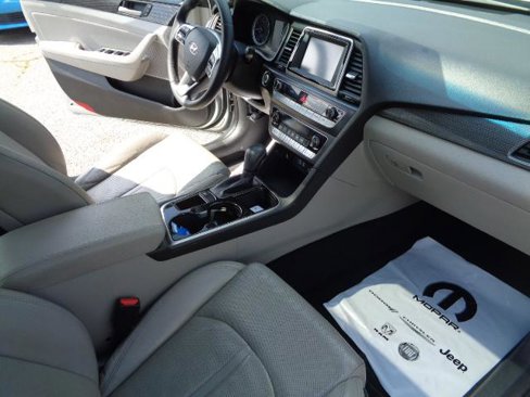 Used 2018 Hyundai Sonata Limited image 28