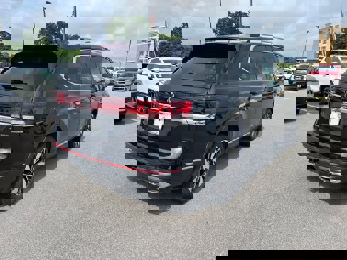 New 2025 Volkswagen Atlas SEL image 3